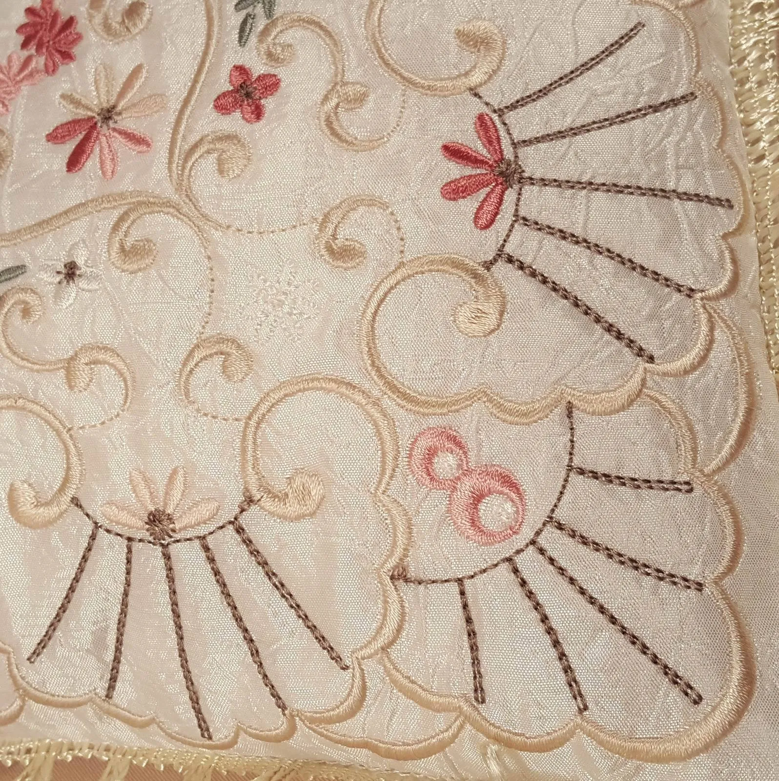 Champagne Joy Pillow Quilt Combo